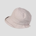 Dettaglio del cappello da sole in cotone traspirante con tesa a cuciture decorative - Beige