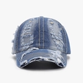 Berretto da baseball in denim blu scuro con fori sfilacciati e stile vintage retrò - Regolabile / Blu Medio