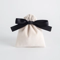 Ivory long-hair velvet jewelry pouch with elegant black satin drawstring ribbon - 7*9cm / Cream with Black
