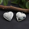 Vintage heart locket pendant with floral engraving and polished mirror finish in 316L steel - Plant Pattern Heart Locket 28.83*27.21mm / Hand Polishing