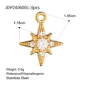 Vista dettagliata del ciondolo a stella in acciaio inossidabile dorato con zirconi lucidi - 3 Ciondoli Ottagramma Oro (JDP2406001)