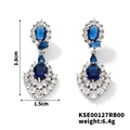 Dettaglio orecchini in zircone blu a forma di pera con lunghezza 3,8 cm e peso di 6,4 g - Blu (KSE00127RB00)