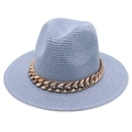 Chapeau Panama en paille bleu clair avec chaîne dorée pour un style de plage et d'été - Chapeau de Paille à Bord Plat / Bleu ciel