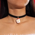 Detailaufnahme von Weihnachtschoker aus Samt mit Spitzenbesatz und Weihnachtsmann-Anhänger - 28479-Schwarzer Samt Weihnachtsmann Choker