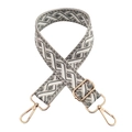 Detalle de correa tejida gris y blanca para bolso con hebilla de metal dorado ajustable - Beis/Gris Blanco Geométrico
