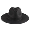 Vista dettagliata della trama intrecciata e del nastro nero su un cappello di paglia - M / Nero