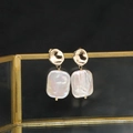 Baroque pearl drop earrings with irregular gold hammer texture and 925 silver pins - Irregular Groove Stud White Square Baroque