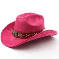 Détail du chapeau western en daim rose avec bande en cuir marron et boucle en métal argenté - M (56-58cm) / Rose rouge