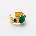 Anello aperto vintage dorato con texture martellata e pietre verdi da donna - R01034-Oro Tre Pietre Malachite-Texture Martellata