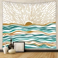 Dettaglio dell'arazzo bohémien con motivo a sole e onde su parete grigia minimale - 73X95CM / Spazzolato-Alba Onde