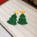 Sparkly green Christmas tree earrings with yellow star decoration and glitter finish - Green Star Christmas Tree Ear Hook (24#)