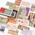 Set de stickers vintage avec tickets et étiquettes rétro dans une boîte kraft - Billets Numériques