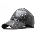 Gorra de béisbol unisex de cuero PU con elegante patrón de lunares plateados metálicos - Negro Plateado(01)