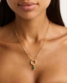 Collana a catena dorata con chiusura rotonda e pendente rettangolare con gemma verde - Maggio (Ciondolo Singolo)