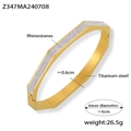 Bracciale in acciaio al titanio dorato con strass, diametro 6 cm e larghezza 0,6 cm - Oro