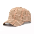 Détail du motif à carreaux marron et orange sur le tissu texturé d'une casquette de baseball - Taille Unique(Réglable) / Carreaux Marron Blanc Orange (Style B)