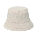 Primer plano de la suave textura de lana de cordero blanco crema en el gorro de felpa - 56cm-58cm / Beige