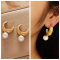 Elegant gold C-shaped hoop earrings with white round pearls and vertical texture - 28# C-shaped Stripe Pearl