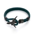 Dettaglio di un bracciale in corda intrecciata verde scuro con chiusura aereo in metallo nero - Corda Verde Scuro Fibbia Nera