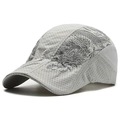 Hellgraue, schnelltrocknende Herren-Schiebermütze mit Drachenprint und Mesh-Seite - Verstellbar / Hellgrau