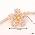 Golden flower shoe charm with pearls and rhinestones measuring 2.4cm and 4.8g - C508 Pearl Five-Petal Flower