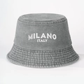 Donkergrijze gewassen denim vissershoed met wit 3D Milano Italy borduursel - Verstelbaar / Grijs