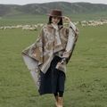 Poncho à capuche ethnique à motif de chaîne marron et franges noires pour voyage - LM316 Chaîne Baroque - Camel