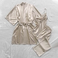 Conjunto de pijama de 3 piezas en satén champán con bata, top y pantalón largo - S / Caqui