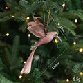 Roze glitter kolibrie ornament met echte veren hangend aan een kerstboomsnert - Vliegende Vogel / 1 st / Roze
