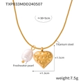 Vergulde titaniumstalen ketting met een zoetwaterparel en een getextureerde hart hanger - Gouden Ketting
