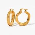 Unregelmäßig gedrehte goldene Creolen aus minimalistischem Edelstahl für Damen - Unregelmäßiger Gedrehter Ring (KDE1965) / Gold