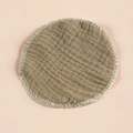 Nahaufnahme einer wiederverwendbaren Stillmatte aus dreilagiger Baumwollgaze Textur - Khaki(15)