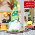 Gnomo de Navidad LED con gorro verde de estrellas y base de madera, 12x9x30cm - Gnomo sin rostro Estilo B