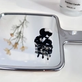 Pinza para el cabello de acetato con patrón de mármol blanco y negro sobre espejo plateado - Negro y Blanco