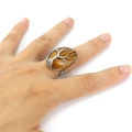 Detail des Tree of Life Draht gewickelten Tigerauge-Rings mit silbernem Metallfinish - Einstellbar Offen / Ovales Tigerauge