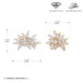 Dettagli di orecchini a fiore in argento S925 con zirconi incastonati su sfondo - Argento 925 placcato oro giallo