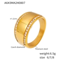 Anello largo in acciaio al titanio placcato oro 18k con diamante ceco e finitura lucida - US 6 / Oro