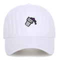 Vue détaillée d'une casquette de baseball en coton blanc avec broderie violette - Taille unique / Blanc
