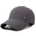 Berretto da baseball grigio scuro da uomo con logo in metallo e tessuto operato - Regolabile / Grigio