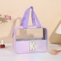 Borsa trucco sfumata viola in PVC trasparente con dettaglio lettera K glitterata oro - Lettera K / Viola