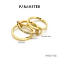 Détails montrant la largeur de 2mm et le poids de 6g de la bague multicouche avec strass - US 6 / 3-Ring Pave Or