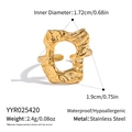 Detailansicht der goldfarbenen Edelstahluhr mit Hammerschlag-Textur und Maßen - Unregelmäßiger Falten-Hohlstil (YYR025420) / Gold