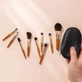 Set di 8 pennelli da trucco portatili con manici in legno marrone e custodia in pelle - 9 mini pennelli marroni + borsa portaoggetti