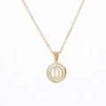 Collar redondo dorado con letra D hueca e incrustación de nácar blanco natural - Letra D