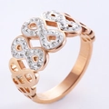 Anillo infinito para mujer en oro rosa con pavé de circonitas en fondo blanco - US 6 / Oro rosa