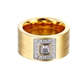 Polierter goldener Edelstahlring mit quadratischem Zirkonia-Stein im Breitformat - US 6 / Weiße quadratische Zirkonia (KR35778-K)