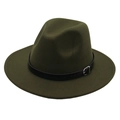 Detalle de sombrero fedora de lana verde oscuro con correa de cuero negro y hebilla plata - M (56-58cm) / Verde Militar (Banda de Cuero Negro)