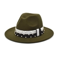 Λεπτομέρεια από χακί καπέλο fedora με γυαλιστερή κορδέλα, λευκά μαργαριτάρια και στρας - M (56-58cm) / Πράσινο του Στρατού