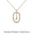 Ciondolo lettera J in argento 925 placcato oro 18K con cornice in zirconi - Stile ciondolo lettera J ovale con pavé di zirconi / Argento 925 / 50cm (40+5+5cm) / Oro