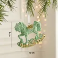 Minzgrüner Schaukelpferd-Weihnachtsschmuck mit Glitzer und Seidenaufhängung - Schaukelpferd